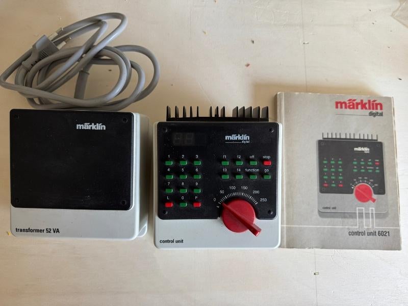 Märklin 6021 Control Unit met manual en 6002 Transformator, Ophalen, Zo goed als nieuw, Märklin, Transformator of Voeding