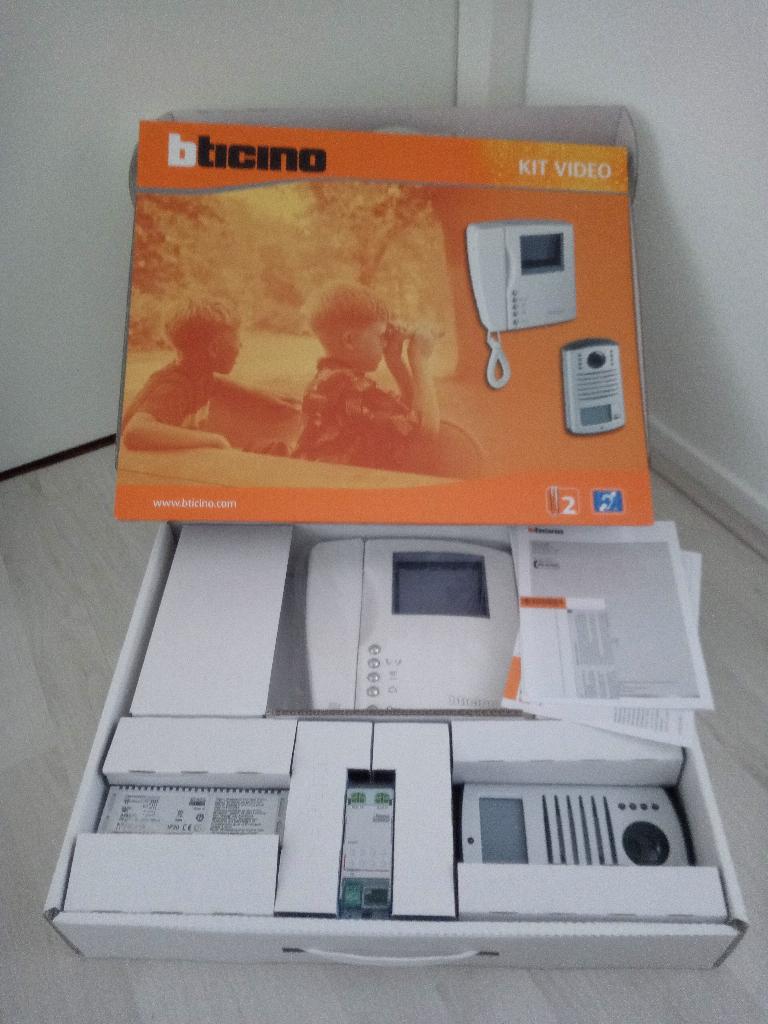 intercom bticino 365411 NIEUW  Winkelprijs 925, Ophalen of Verzenden, Nieuw