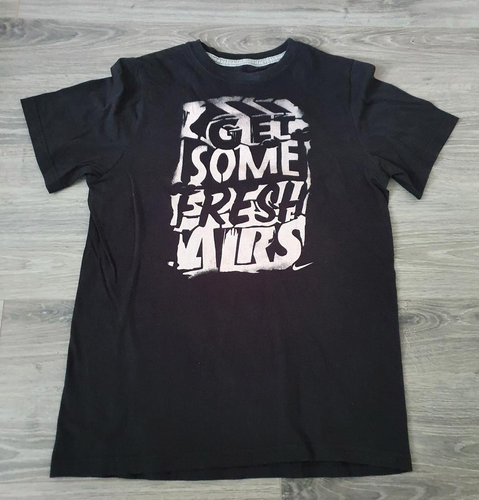 Nike T-shirt zwart met print maat 158/170, Kinderen en Baby's, Kinderkleding | Maat 164, Jongen of Meisje, Ophalen of Verzenden