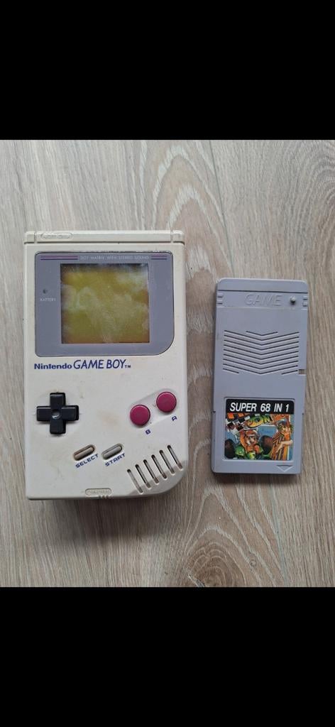 Gameboy kapot  voor ondelen  met  spel  68 in 1, Ophalen of Verzenden