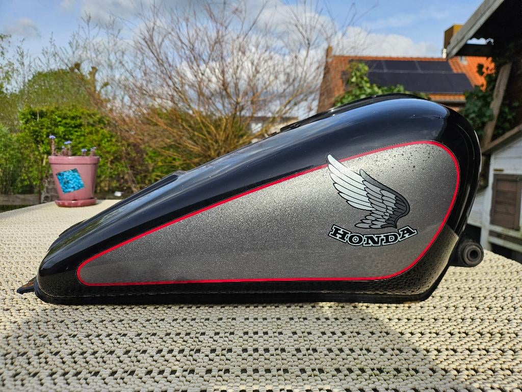 Tank met schade Honda shadow VT1100c, Motoren, Ophalen of Verzenden, Gebruikt