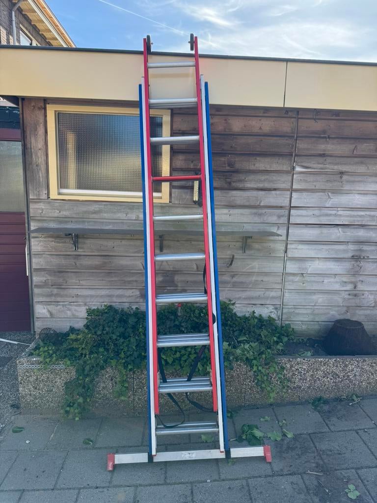 Zeer goede ladder altrex, Ophalen, Zo goed als nieuw, 4 meter of meer