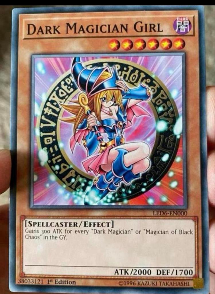 Yu-Gi-Oh! Dark Magician Girl LED6 1st Edition, Hobby en Vrije tijd, Verzamelkaartspellen | Yu-gi-Oh!, Ophalen of Verzenden, Zo goed als nieuw