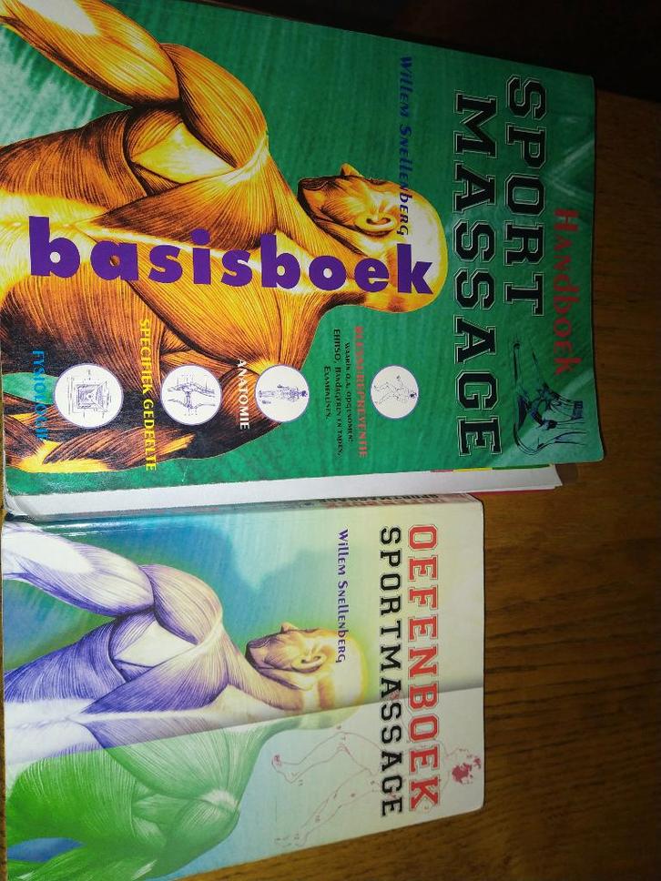 Sportmassage Cursus diverse boeken CD Snellenberg e.a., Boeken, Studieboeken en Cursussen, Gelezen, MBO, Alpha, Ophalen
