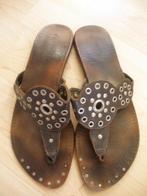 INVITO slippers bruin met nestels maat 40, Bruin, Ophalen of Verzenden, Zo goed als nieuw, Invito