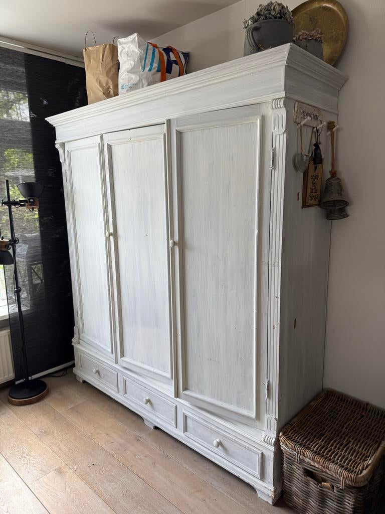 Grote witte kast met veel opbergruimte (180x200x49 cm), Ophalen