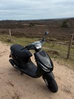 Zip 50cc 4t, Fietsen en Brommers, Scooters | Piaggio, Ophalen of Verzenden, Zo goed als nieuw, Benzine, Zip