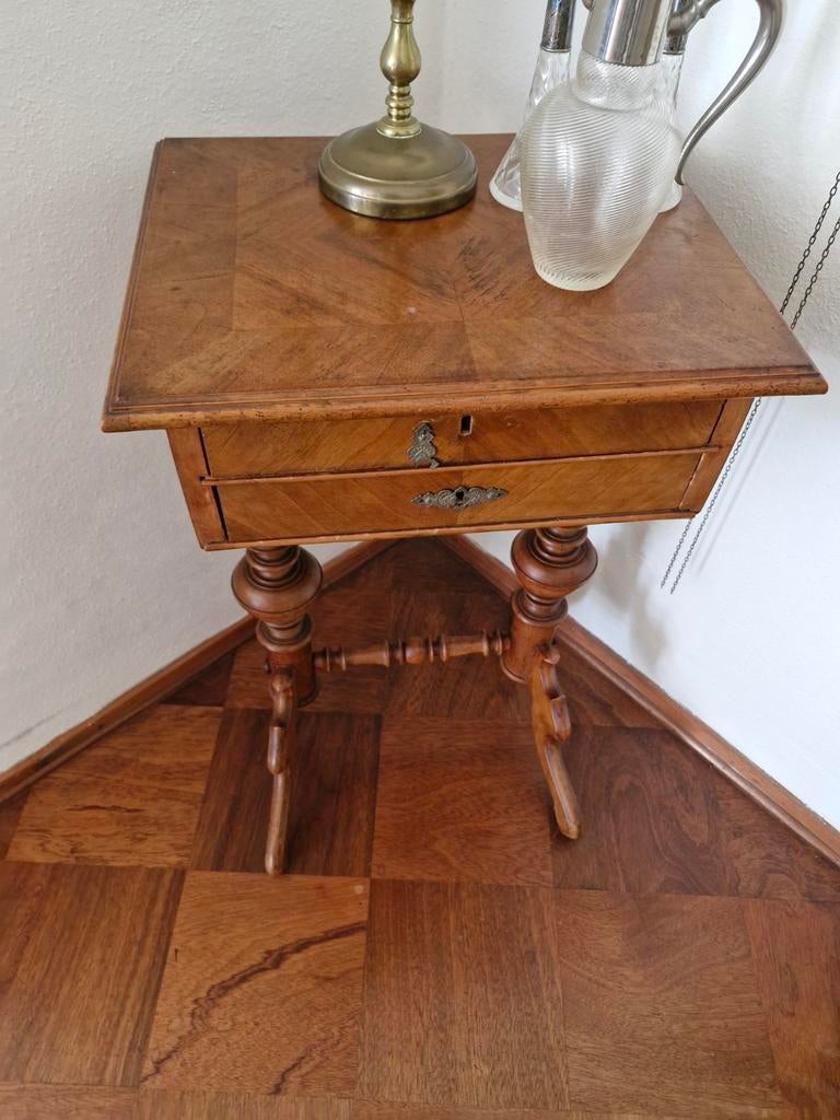 Antieke houten bijzettafel met lade, Ophalen of Verzenden