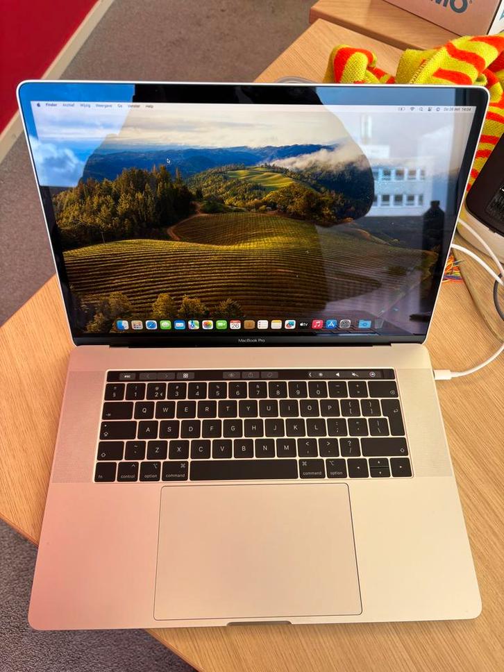 MacBook Pro 15" (2019) Core i9 2.3GHz 500GB Touch Bar, Computers en Software, Apple Macbooks, Gebruikt, MacBook Pro, 15 inch, 2 tot 3 Ghz
