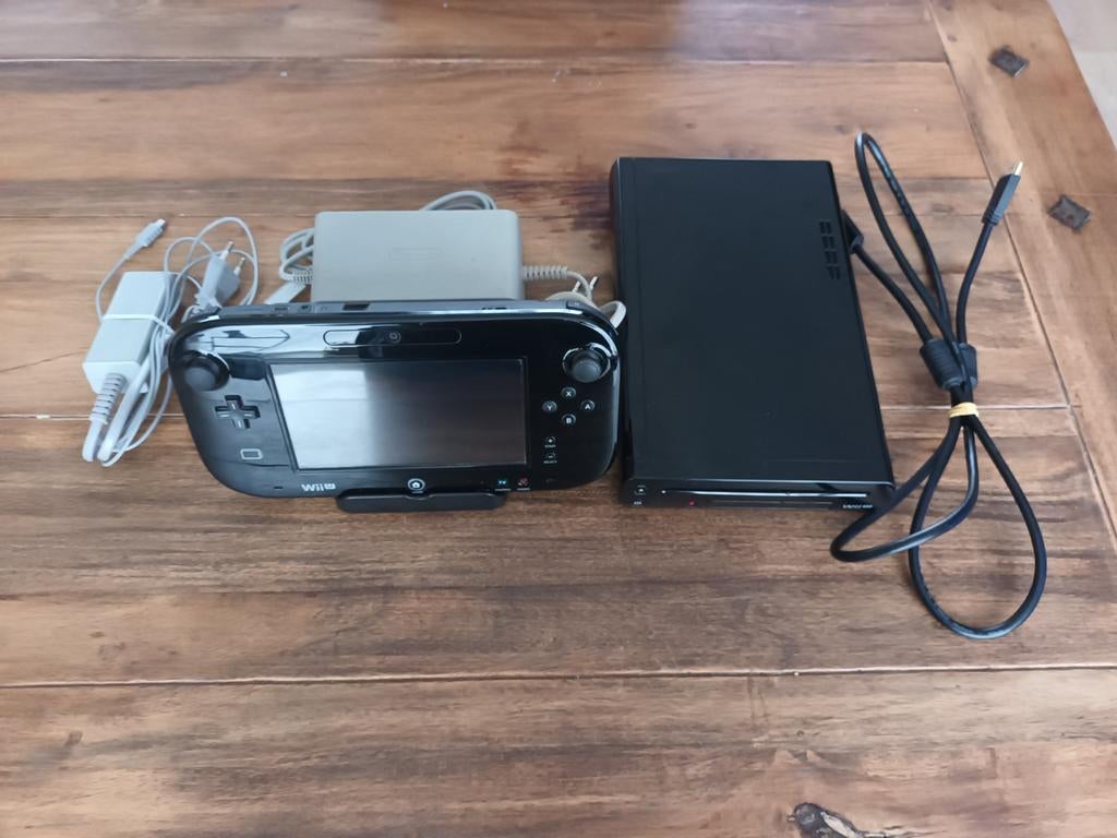 Nintendo Wii U incl 9 Games, Spelcomputers en Games, Ophalen of Verzenden