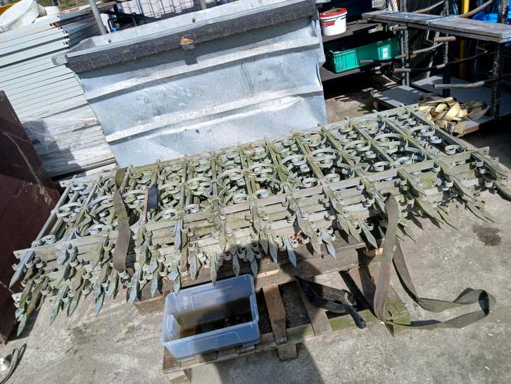 Massief smeedijzeren sierhekwerk 18 m, Doe-het-zelf en Verbouw, Metalen, Ophalen