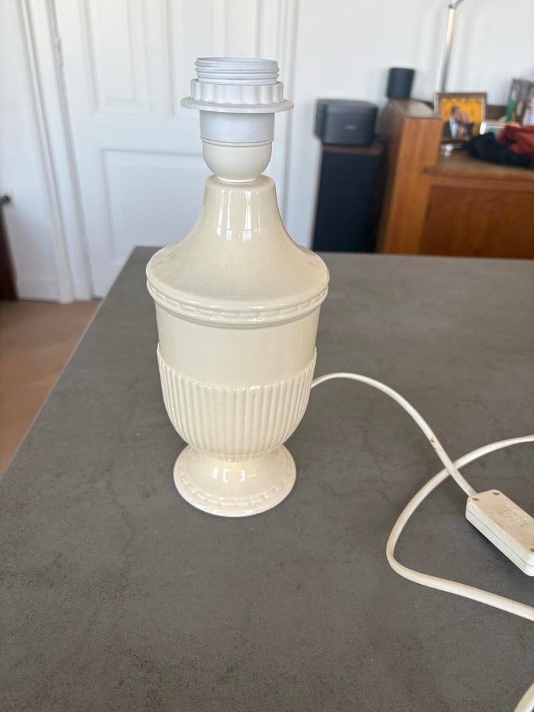 Vintage Tafellamp - Crème Kleur - wedgewood, Huis en Inrichting, Lampen | Vloerlampen, Gebruikt, Minder dan 100 cm, Overige materialen
