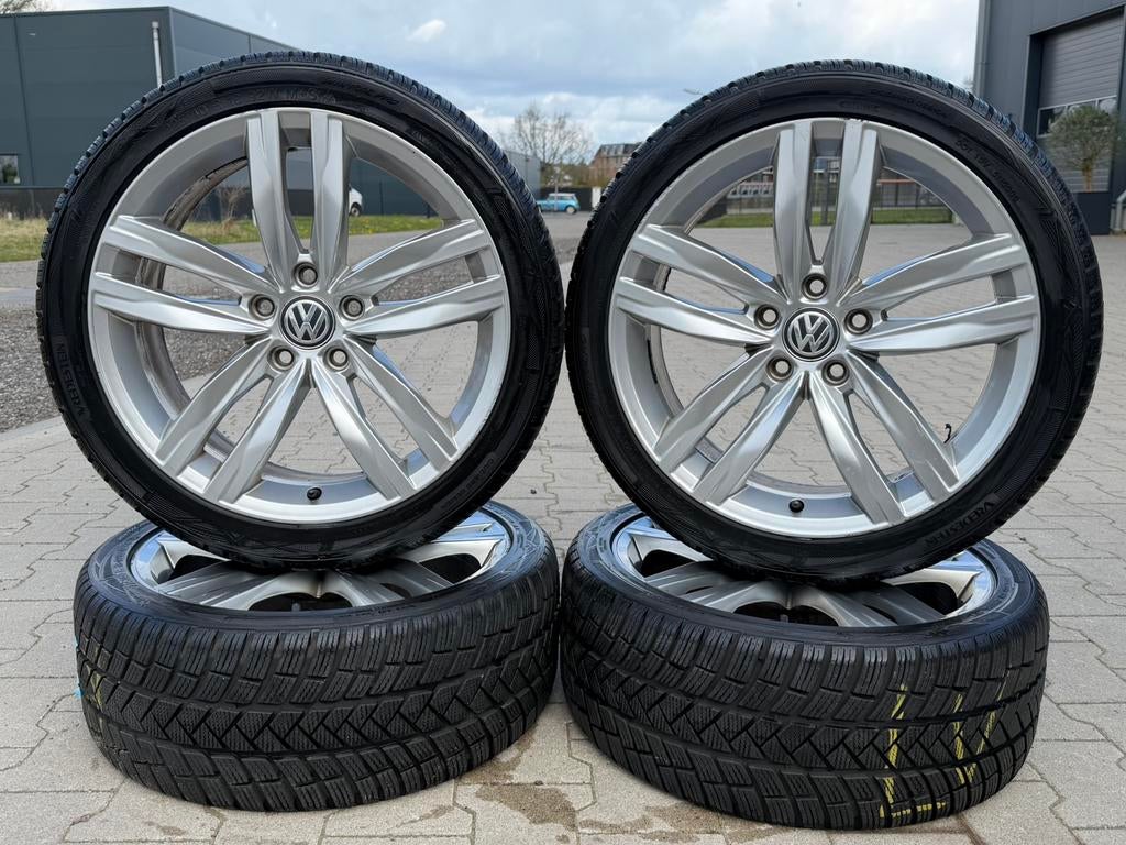 18 INCH DURBAN VELGEN VOLKSWAGEN GOLF WINTERSET 5X112 ZILVER, Auto-onderdelen, Banden en Velgen, 18 inch, Banden en Velgen, 225 mm