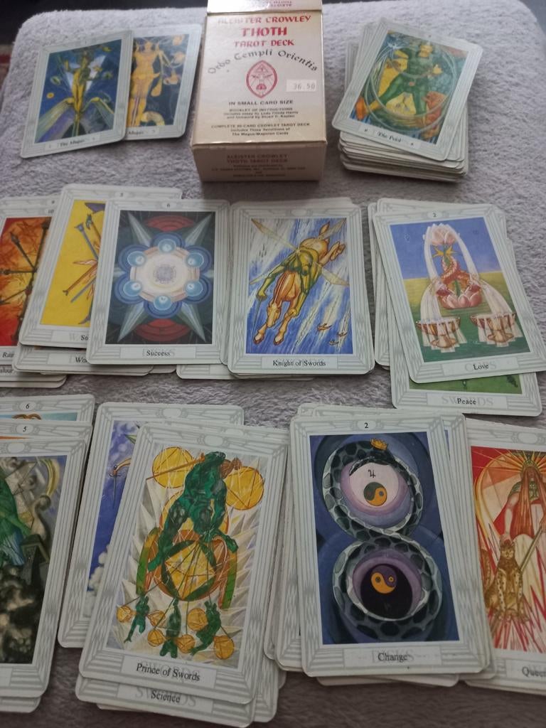 Aleister Crowley Thoth Tarot Deck, White Box  jaren 80, Boeken, Ophalen of Verzenden, Tarot of Kaarten leggen, Overige typen