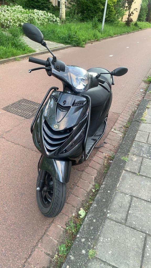 Piaggio zip 2021, Fietsen en Brommers, Scooters | Piaggio, Zo goed als nieuw, Zip, Benzine, Ophalen