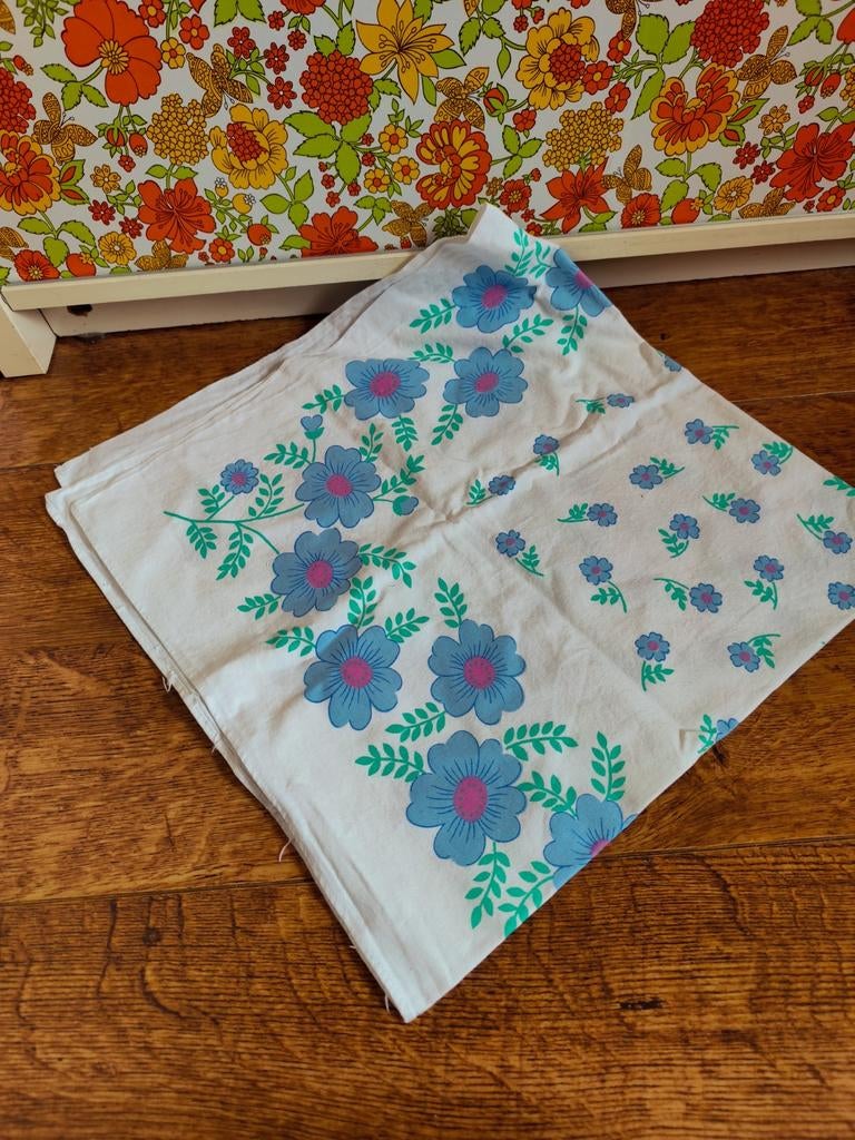 Vintage tafelkleed met blauwe bloemenprint, Ophalen of Verzenden, Gebruikt, Blauw, Theedoek of Handdoek