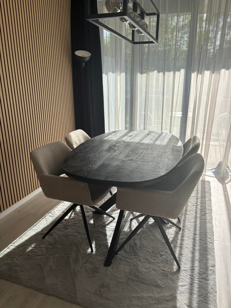 Stijlvolle Zwarte Mangohouten Tafel, Huis en Inrichting, Tafels | Eettafels, Ophalen, Gebruikt, 50 tot 100 cm, Vijf personen of meer