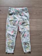 Broekje broek zomerbroek bloemen mt 110, Ophalen of Verzenden, Zo goed als nieuw, Meisje, Broek