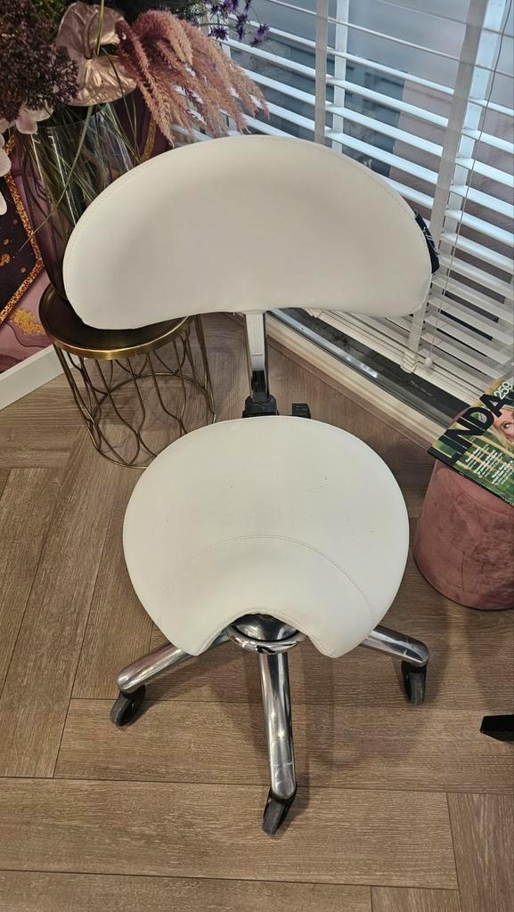 Professionele tabouret voor nagelstyliste / kapper., Diensten en Vakmensen, Schoonheidsspecialisten | Manicure