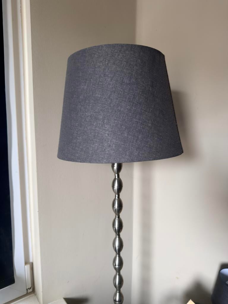 Vloerlamp met grijze kap (ook zonder kap te koop), Ophalen, Zo goed als nieuw, 150 tot 200 cm