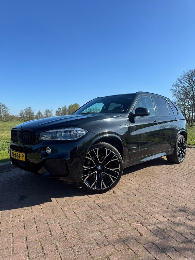 ✅ BMW X5 Xdrive40e M performance ✅, Auto's, BMW, Zwart, Vierwielaandrijving, 147 €/maand, SUV of Terreinwagen