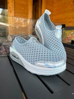 Grijze Instappers met Holografische Details - Maat 38, Instappers, Nieuw, Ophalen of Verzenden, Onbekend