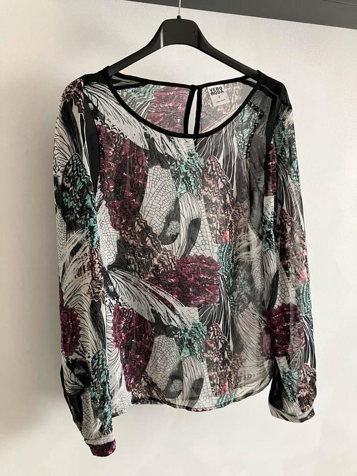 Vero Moda top met print - Maat M, Kleding | Dames, Tops, Zo goed als nieuw, Maat 38/40 (M), Paars, Lange mouw, Ophalen of Verzenden