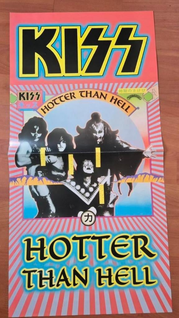 Kiss poster Hotter than Hell Nieuw, Ophalen of Verzenden, Nieuw, Rechthoekig Staand, Muziek