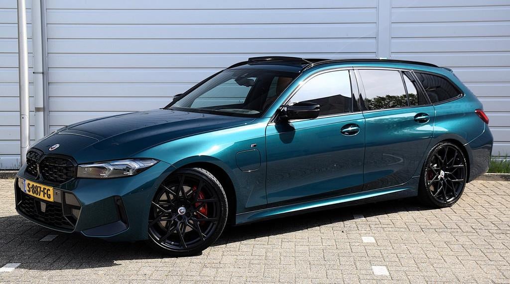 BMW 3-serie Touring 330e*M-Pakket*Dak*Trekhaak*112Dkm*Keyles, Auto's, 1998 cc, Euro 6, 4 cilinders, 120 €/maand