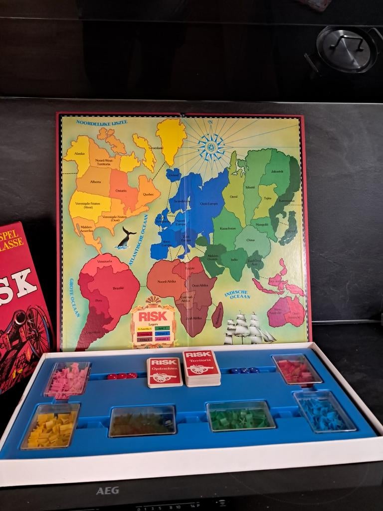 Risk - Het Wereldspel van Grote Klasse (Clipper), Vijf spelers of meer, Ophalen of Verzenden, Gebruikt, Clipper