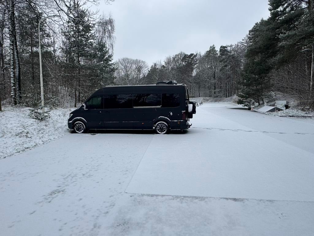 Te koop  bus camper VW Crafter 4 Motion  bouwjaar 2021., Automaat, Buscamper of Camperbus, Ringverwarming, Volkswagen