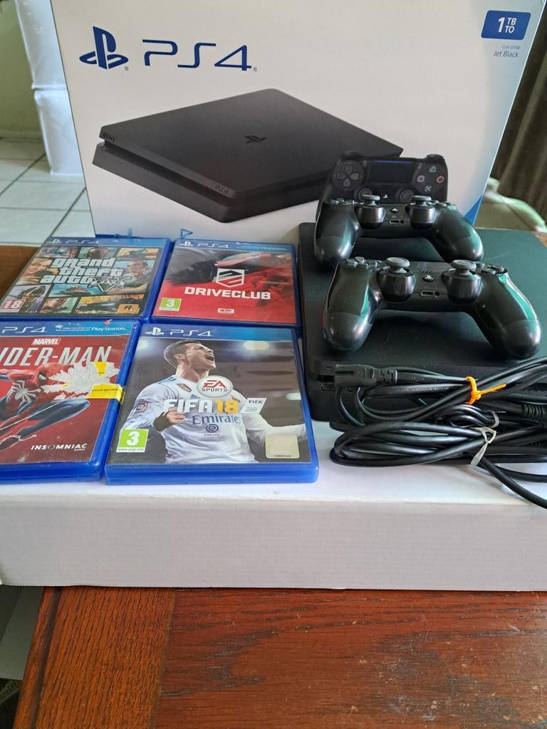 Playstation 4   1 TB, Ophalen, Met 2 controllers, Slim, Gebruikt