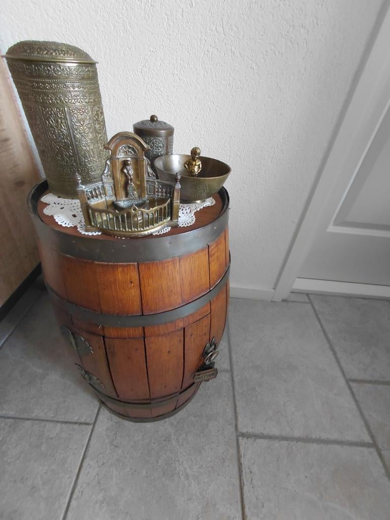 Bartonnetje koper beslag, met koperen spullen, Ophalen