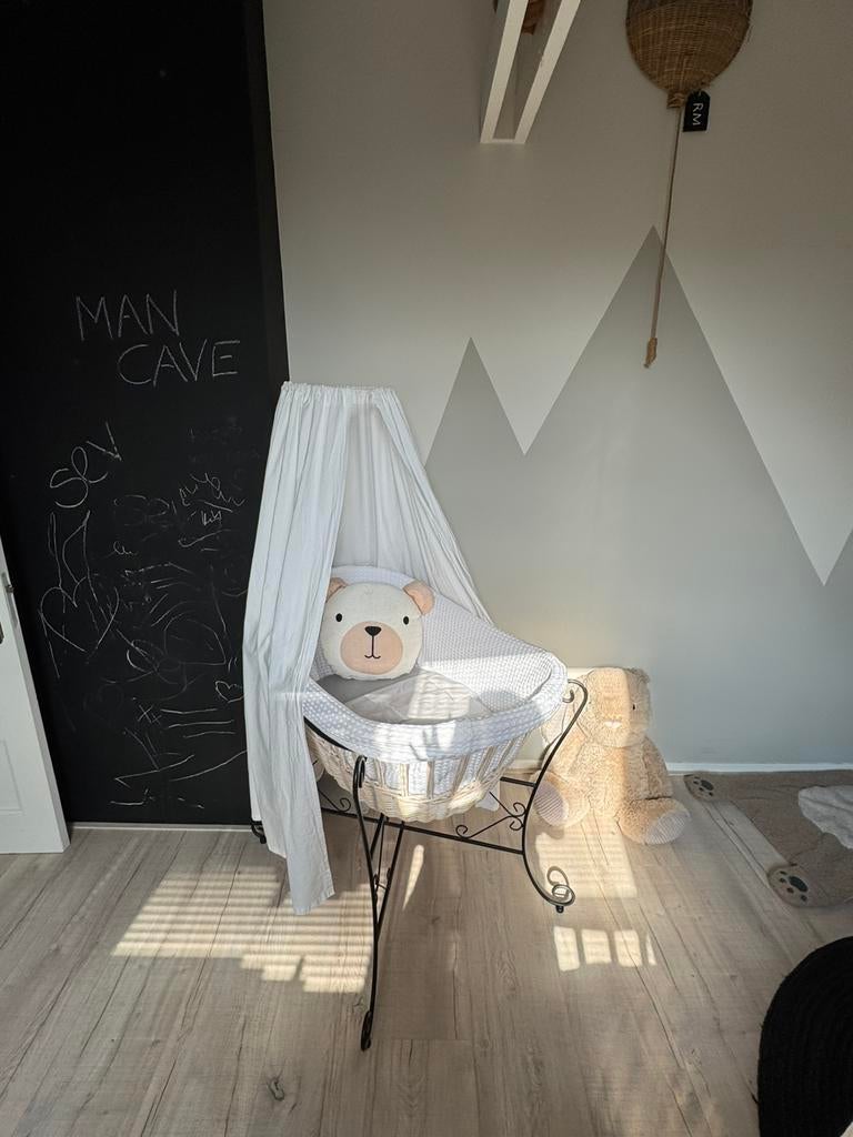 Hele mooie wieg, Kinderen en Baby's, Babywiegjes en Ledikanten, Ophalen of Verzenden, Zo goed als nieuw, Wieg