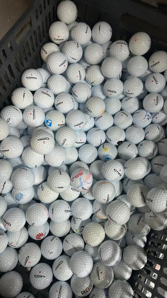 100 Stuks Pinnacle Rush Golfballen AAAA, Ophalen of Verzenden, Zo goed als nieuw, Bal(len)