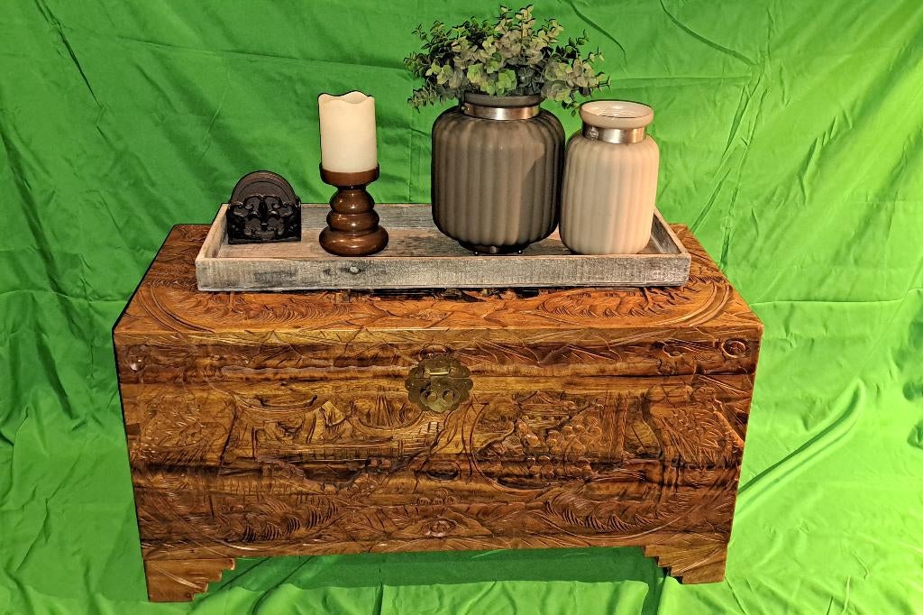 Mooi houten bewerkte kist, Ophalen