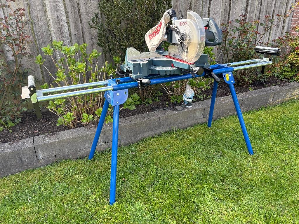 BOSCH Professional afkortzaag GCM10S met Scheppach frame, Ophalen, Zo goed als nieuw, Afkortzaag, 30 tot 70 mm