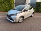 Toyota Aygo 1.0 VVT-i x-now| Dealeronderhouden | Zeer netjes, Auto's, Stof, Gebruikt, Start-stop-systeem, 4 stoelen