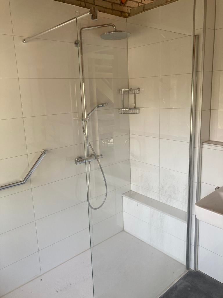 Nieuwstaat Kermi douchewand 110cm, Ophalen