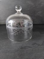 Antieke glazen stolp met gravure., Ophalen of Verzenden