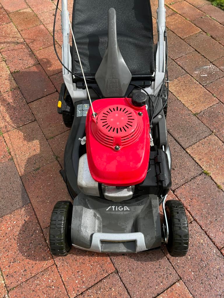 Stiga met Honda motor 2017. 175 euro., Ophalen, Zo goed als nieuw, 50 cm of meer