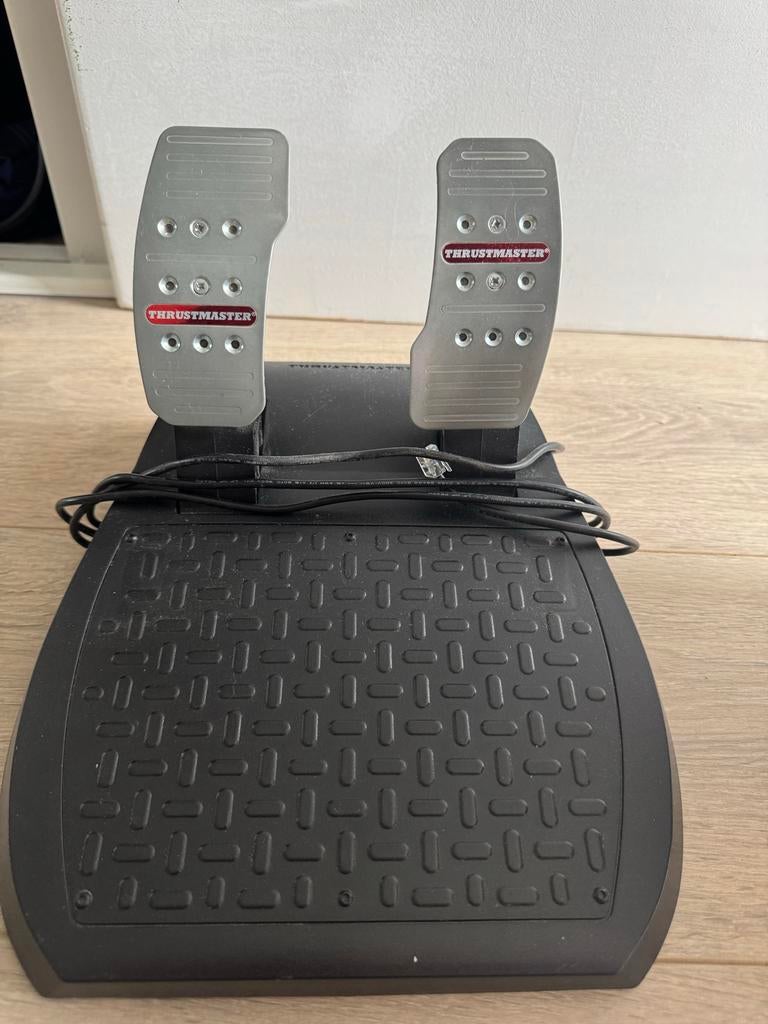 Thrustmaster T300 pedalen, Spelcomputers en Games, Ophalen, Gebruikt, Racen en Vliegen