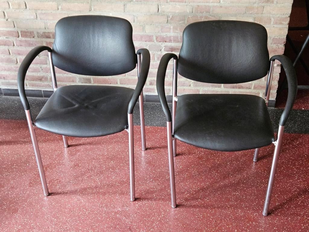 Twee nette wachtkamerstoelen, Huis en Inrichting, Twee, Zwart, Overige materialen, Ophalen of Verzenden