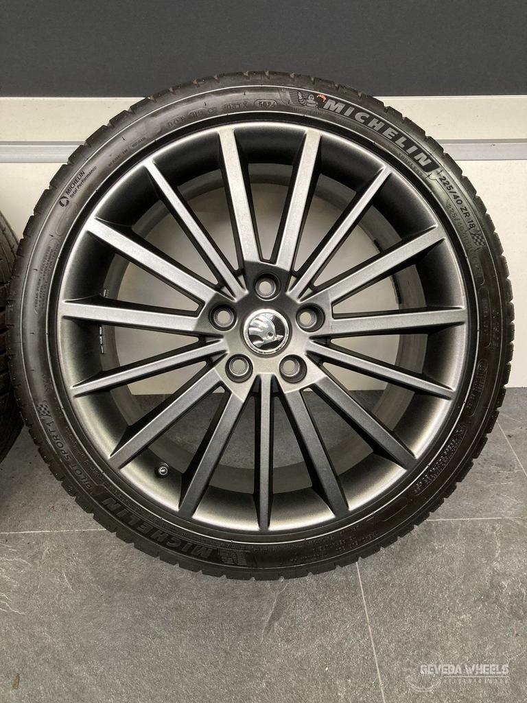 18” originele Skoda Octavia MK3 5E velgen + banden 5x112 5E0, Auto-onderdelen, Banden en Velgen, 18 inch, Gebruikt, -, -