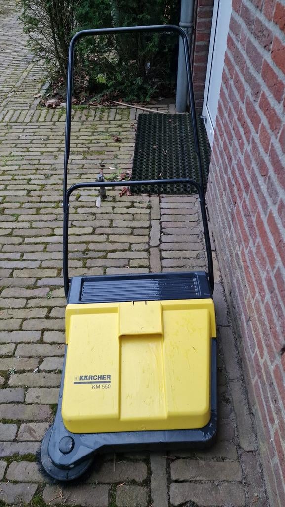Kärcher KM 550 A Veegmachine - Gebruikt, Goede Staat, Tuin en Terras, Veegmachines, Ophalen of Verzenden, Gebruikt, Kärcher