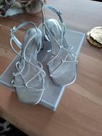 Zilveren Tamaris sandalen met strass, maat 37, Kleding | Dames, Schoenen, Overige kleuren, Sandalen of Muiltjes, Gedragen, Ophalen