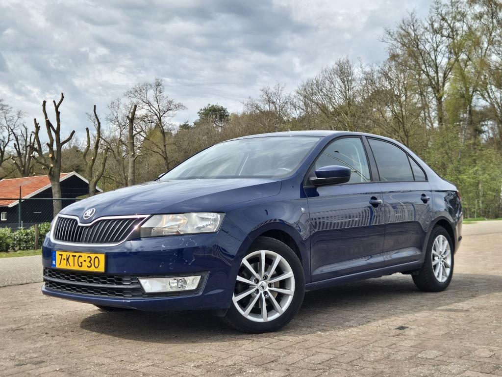Skoda Rapid 1.2 TSI Grt A. Bns + (bj 2013), Auto's, Start-stop-systeem, Euro 5, Gebruikt, Blauw