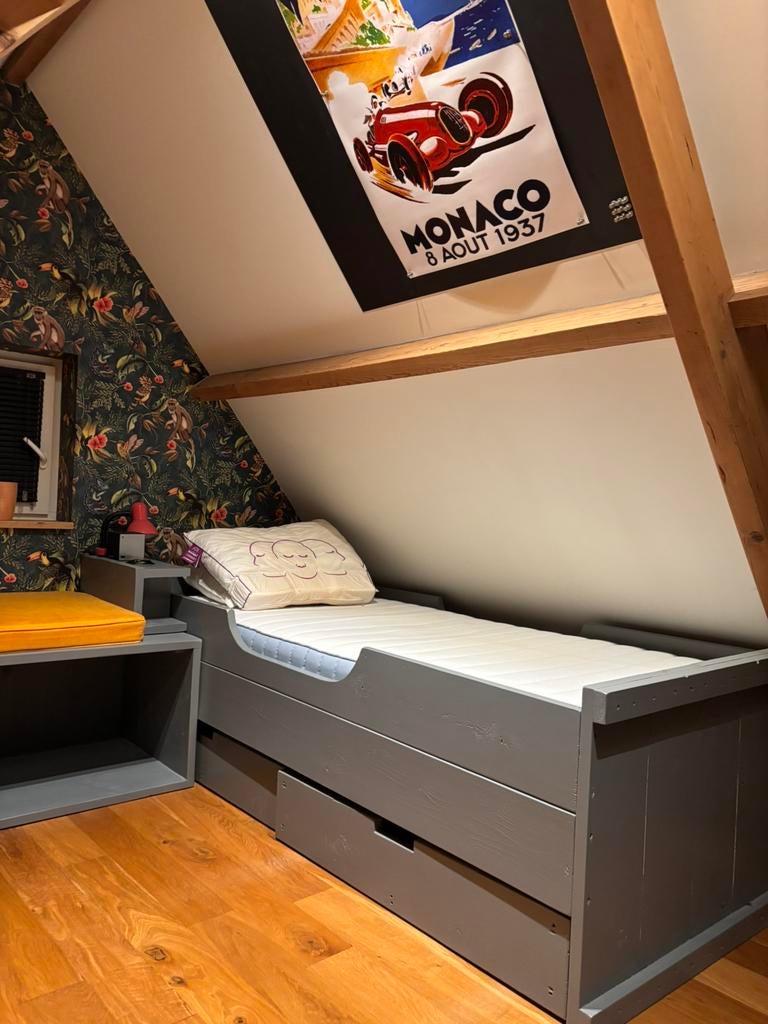 Bieden: kinderkamer, Ophalen, Zo goed als nieuw, Jongetje of Meisje