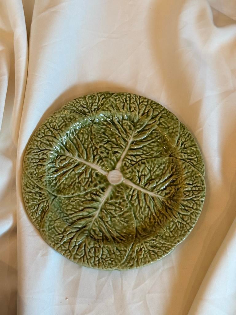 Bordallo Pinheiro Koolblad Bord - Vintage Aardewerk, Gebruikt, Ophalen of Verzenden, Bord(en), Overige stijlen