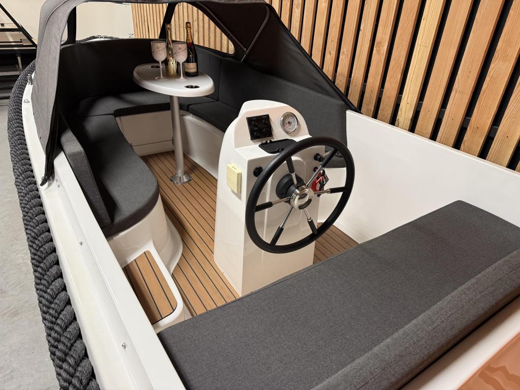 NwStaat! 4-FAMILY 480XL Deluxe '30PK SUZUKI 2021' VolOpties!, Watersport en Boten, Sloepen, Zo goed als nieuw, 30 tot 50 pk, 3 tot 6 meter